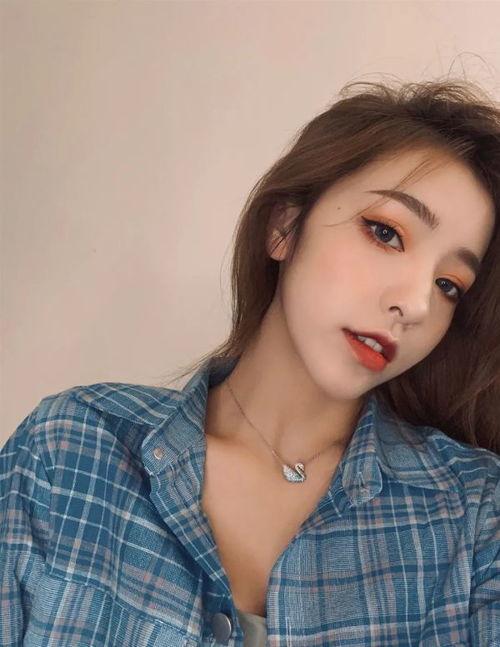 现在最火的女网红,揭秘当红女网红的璀璨魅力